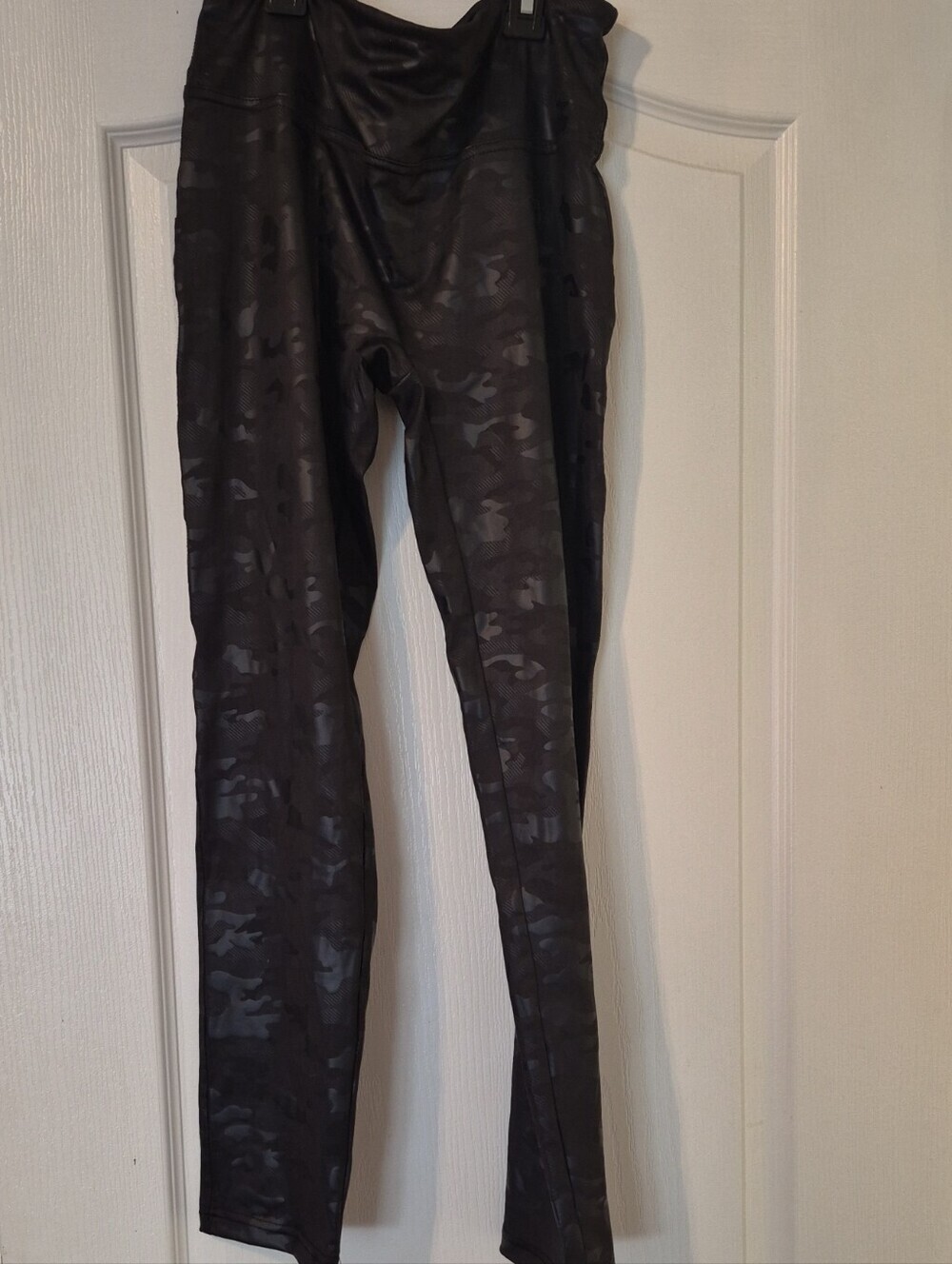 Stretchy - Black - Women Sport Leggings with ARMY PRINT Details - Extra Large